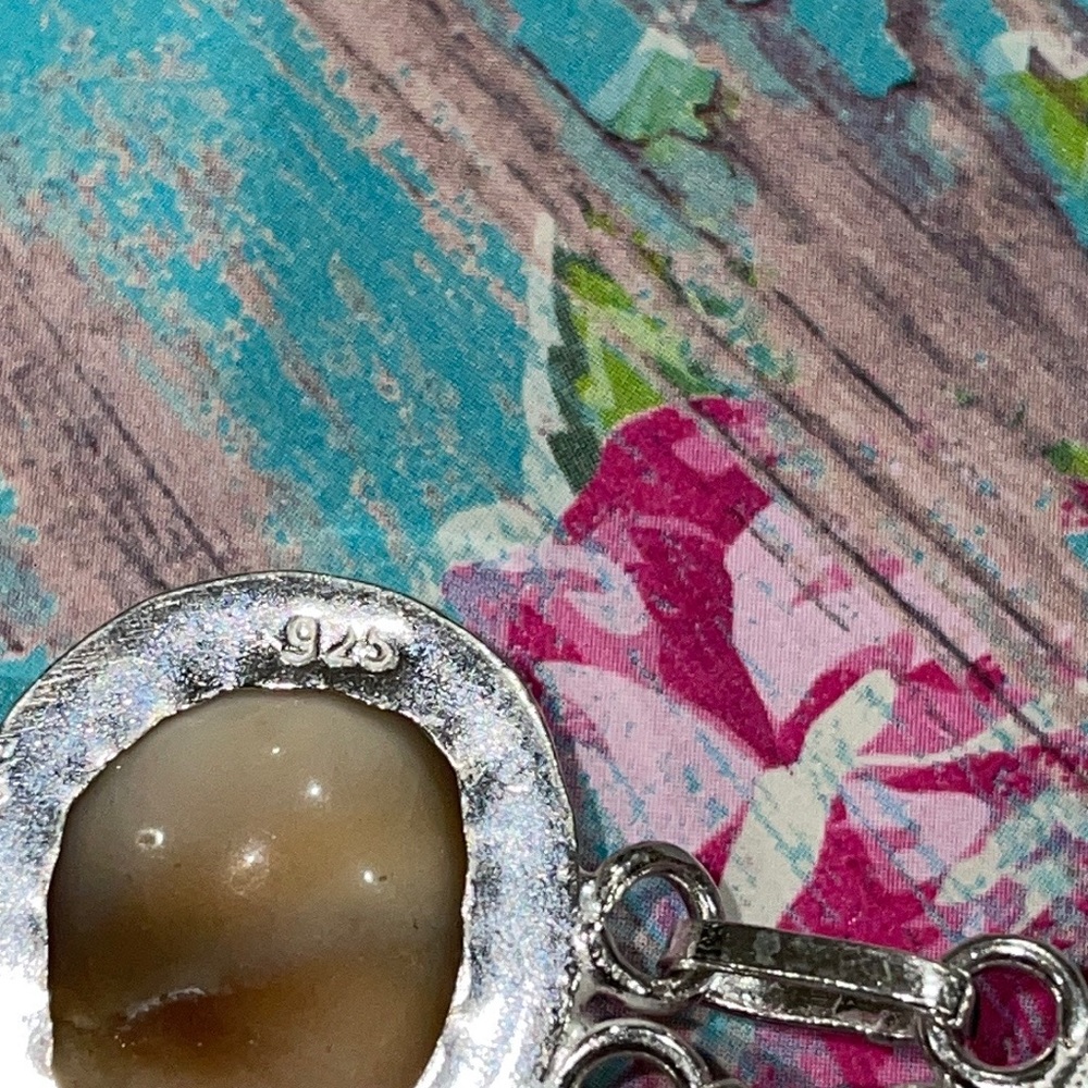 Shiva Shell & Howlite Bracelet - Picture 6 of 11